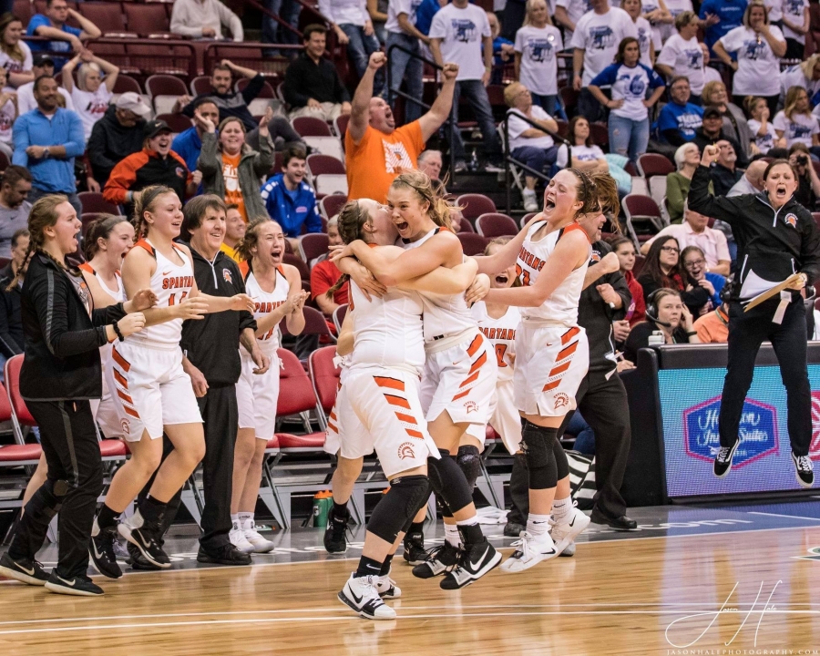 basketball players celebrating